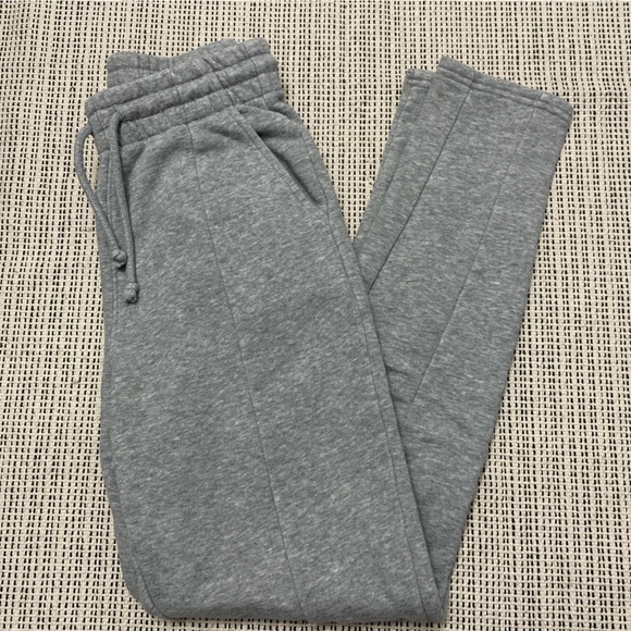 SOLD Aritzia Warm Up Set - Picture 4 of 4